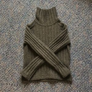 Green lambswool sweater